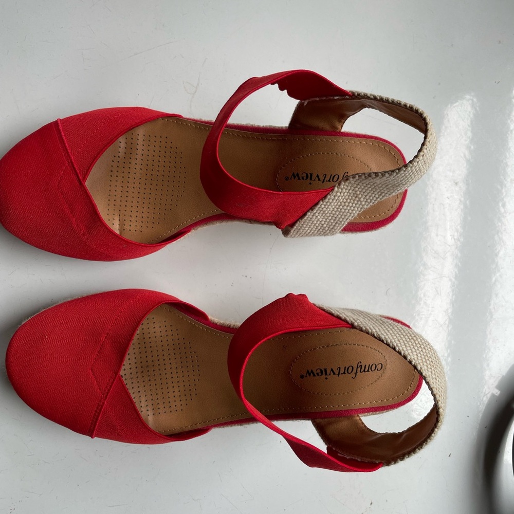 Red espadrilles ver comfortable!